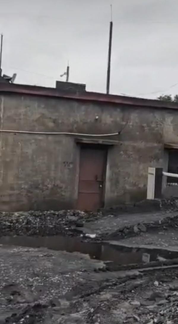 लातेहार में मगध कोलियरी के कांटा घर पर फायरिंग, कंप्यूटर आपरेटर को लगी गोली 1 WhatsApp Image 2026 09 03 at 11.27.10 AM