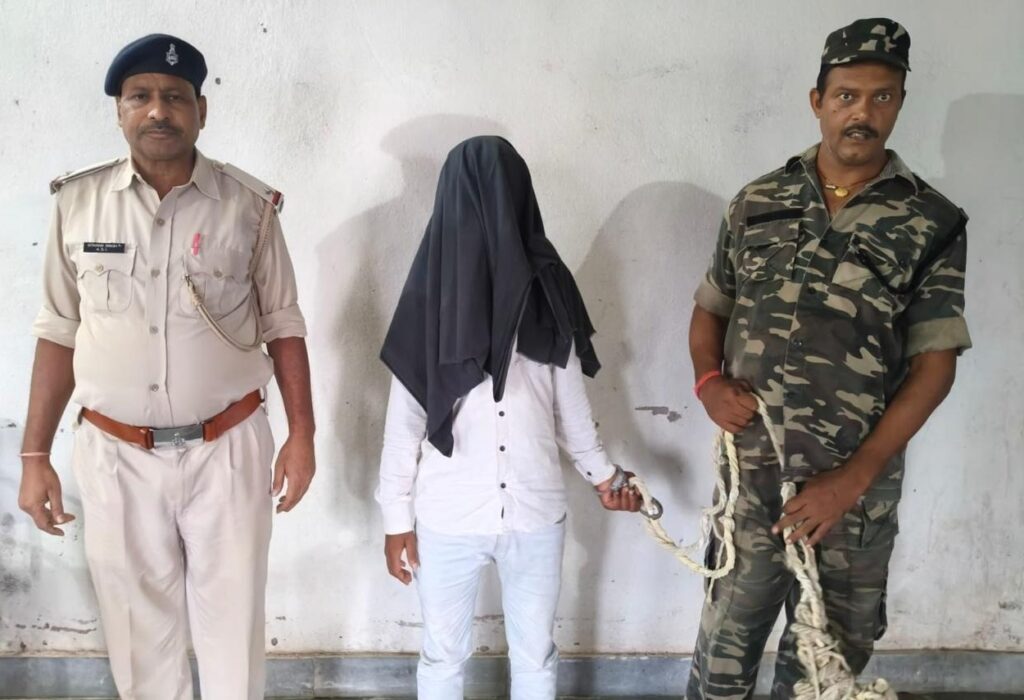 पलामू के कंडा पैक्स में धान खरीद के नाम पर 13.87 लाख की गड़बड़ी, कंप्यूटर ऑपरेटर गिरफ्तार