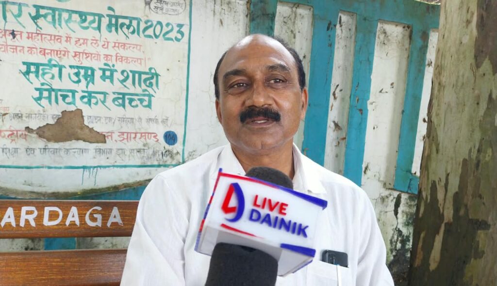 लोहरदगा सांसद सुखदेव भगत पर भ्रष्टाचार के आरोप लगाने पर भड़के इंटक जिलाध्यक्ष आलोक कुमार साहू, कहा-भानू प्रताप शाही माफी मांगे, नहीं तो करेंगे मानहानि केस
