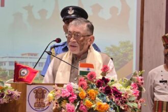 राज्यपाल संतोष गंगवार बाबू दिनेश सिंह विश्वविद्यालय के प्रथम दीक्षांत समारोह में हुए शामिल, छात्रों को संबोधित करते हुए कहा-विकसित भारत के निर्माण में युवाओं की भूमिका अहम