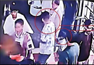 रांची स्टेशन पर ऑटोवाले से बात कर रही थी मां, इधर बच्चा हो गया अगवा, संदिग्ध CCTV में कैद