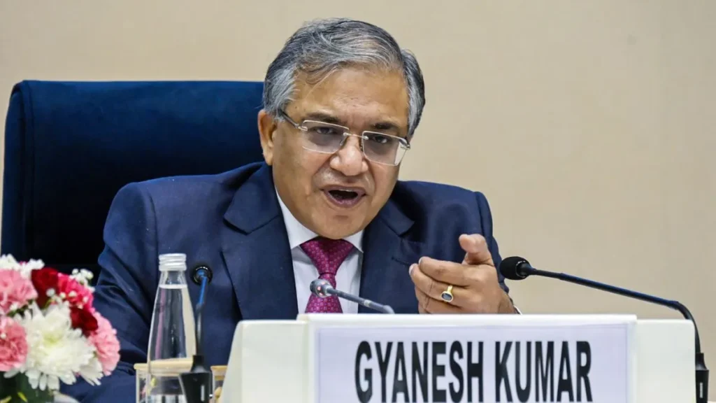CEC ज्ञानेश कुमार को लेकर इंडियन एक्सप्रेस का बड़ा खुलासा, चुनाव आयोग के नए सॉफ्टवेयर को लेकर दोनों आयुक्तों ने दर्ज कराई आपत्ति