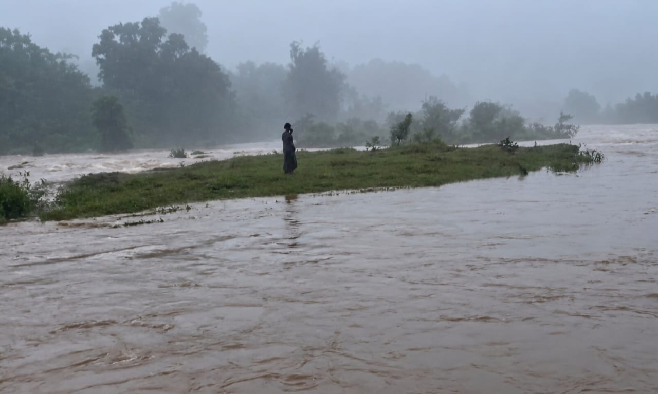 रांची में तीसरी शादी की सनक में गर्भवती पत्नी को नदी में धकेला, रातभर टापू पर फंसी रही, सुबह लोगों ने बचाई जान 1 jh ran 05 womenstory vis 7200748 27092026174512 2709f 1790511312 452