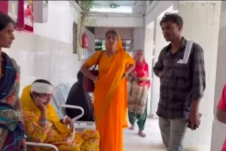 लोहरदगा-गुमला मुख्य मार्ग पर बक्शीडीपा में सड़क पर पलटा ऑटो, युवक की गई जान, दो घायल