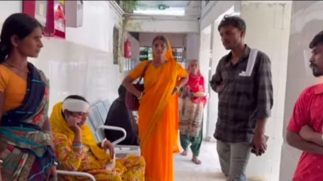 लोहरदगा-गुमला मुख्य मार्ग पर बक्शीडीपा में सड़क पर पलटा ऑटो, युवक की गई जान, दो घायल