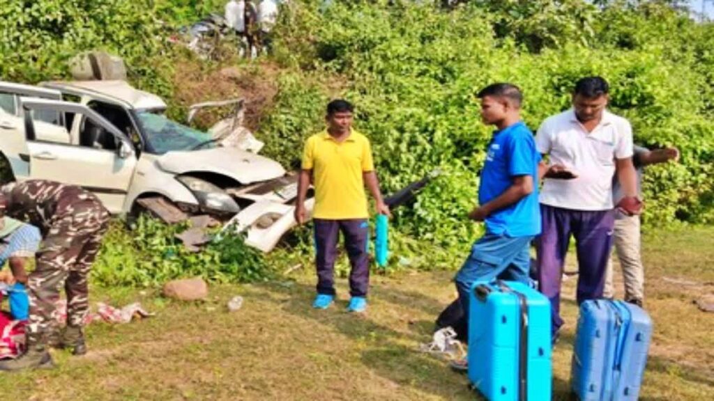चाईबासा में कार और ट्रेलर की जबरदस्त टक्कर, एक ही परिवार के 3 लोगों की मौत, छत्तीसगढ़ से जमशेदपुर जा रहे थे सभी