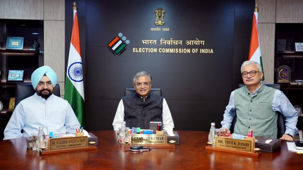 चुनाव आयोग अब 17 राज्यों-केंद्र शासित प्रदेशों में मतदाता सूचियों का SSR कराएगा, SIR विवाद के बीच बड़ा फैसला