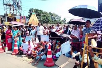 खूंटी के संत मिखाइल स्कूल में चोरी करने पहुंचे थे चार पूर्व छात्र, फादर बेनेडिक्ट बारला के पहुंचने पर किया था जानलेवा हमला, तीन नाबालिग अरेस्ट