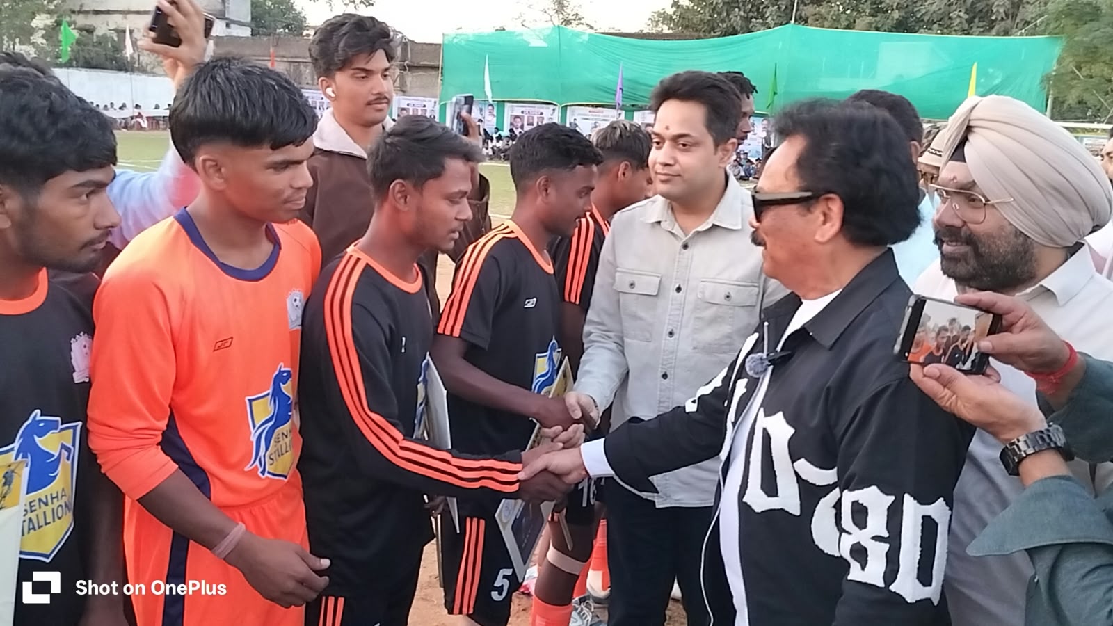 लोहरदगा प्रीमियर लीग फुटबॉल टूर्नामेंट का भव्य आगाज, सांसद सुखदेव भगत ने किया उद्घाटन 14 14