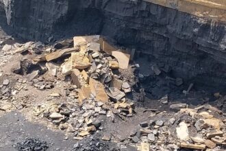 रामगढ़ के महुआटूंगरी में अवैध खनन के दौरान चाल धंसी, तीन की मौत की चर्चा