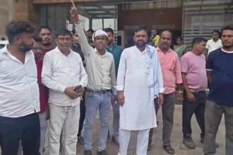 बोकारो के ESL प्लांट में हादसा, जहरीले गैस की चपेट में आने से दो मजदूरों की मौत, परिजनों का हंगामा