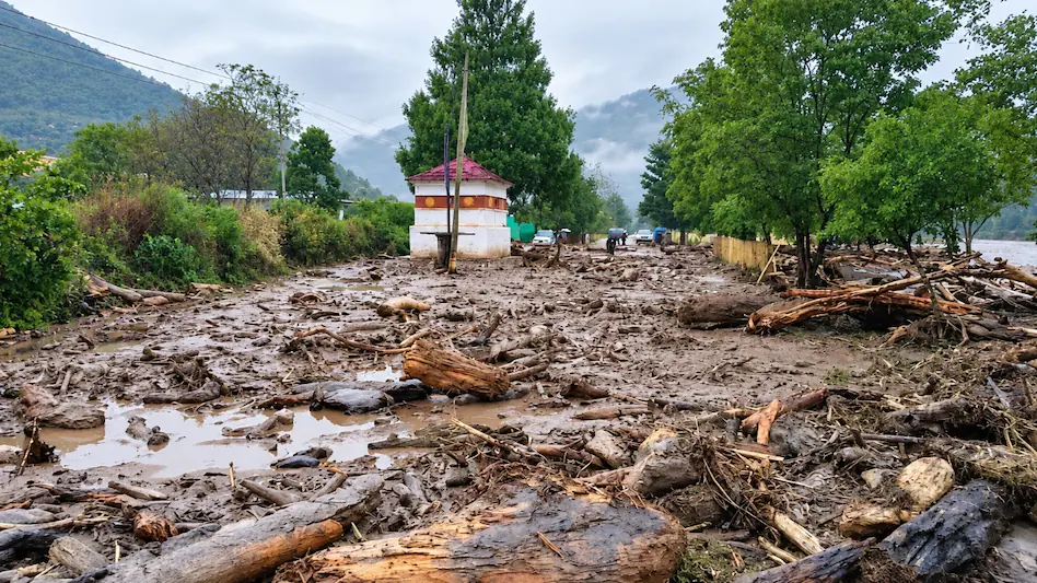 Bhutan Glacier Burst: भूटान में ग्लेशियर फटने से असम-बंगाल में अचानक बाढ़ का खतरा, 15 हजार लोगों को सुरक्षित स्थान पर भेजा 2 6ae407005e897 bhutan flash flood 305455326 16x9 1