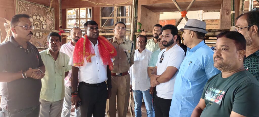 रांची में दुर्गापूजा को लेकर प्रशासन अलर्ट, DC-SSP ने पूजा पंडालों का लिया जायजा