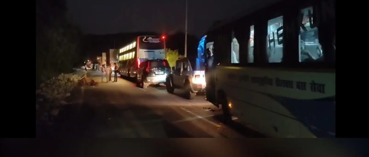 रामगढ़ के चुटूपालू घाटी में हाइवा ने बस समेत 3 वाहनों को मारी टक्कर, बाइक सवार गंभीर रूप से घायल, रांची जाने वाली सड़क दो घंटे रही जाम
