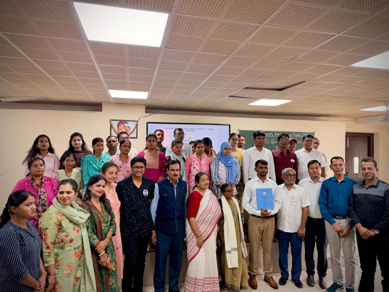 टाइगर नहीं अब डॉक्टर जयराम महतो, डुमरी विधायक ने कोयलांचल यूनिवर्सिटी से पूरी की PhD 2 WhatsApp Image 2026 10 03 at 2.40.39