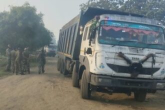 चतरा के टंडवा में कोयला चोरी पर बड़ा शिकंजा, जंगल से 250 टन कोयला बरामद, पांच हाइवा जब्त