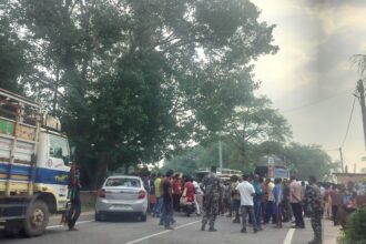 आरक्षण की मांग को लेकर गुमला में चक्का जाम, थमा वाहनों का चक्का, आवागमन ठप, स्कूल व शिक्षण संस्थान भी बंद