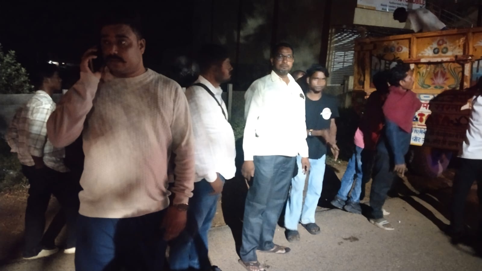 लोहरदगा में ट्रक की चपेट में आने से स्कूटी सवार युवक की मौत, बक्सीडीपा पेट्रोल पंप के समीप हादसा 1 WhatsApp Image 2026 10 06 at 8.03.49 PM