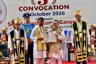 BBMKU का तीसरा दीक्षांत समारोह: राज्यपाल संतोष गंगवार ने विधायक जयराम महतो को दी PhD की डिग्री