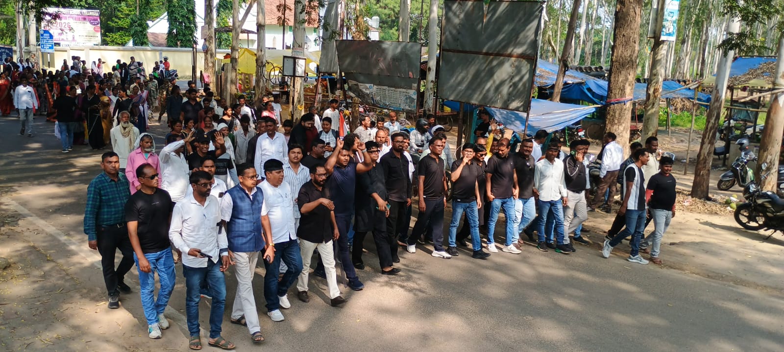 लोहरदगा में मुख्य चुनाव आयुक्त ज्ञानेश कुमार के इस्तीफे की मांग को लेकर कांग्रेस का प्रदर्शन, जिलाध्यक्ष के नेतृत्व में मनाया गया काला दिवस 4 WhatsApp Image 2026 10 10 at 5.39.04 PM