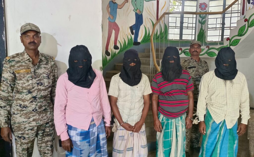 पाकुड़ में प्रतिबंधित मांस बेचने के आरोप में चार गिरफ्तार, टोटो समेत अन्य सामान जब्त
