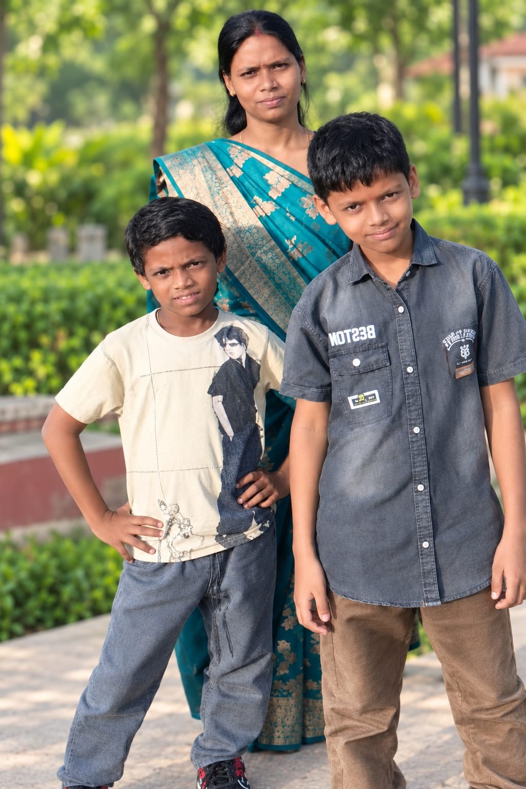 पाकुड़ से मेला देखने आई महिला बेटे और भतीजे समेत लापता, पति के साथ आए थे मेला घूमने 1 WhatsApp Image 2026 10 21 at 8.53.48 PM