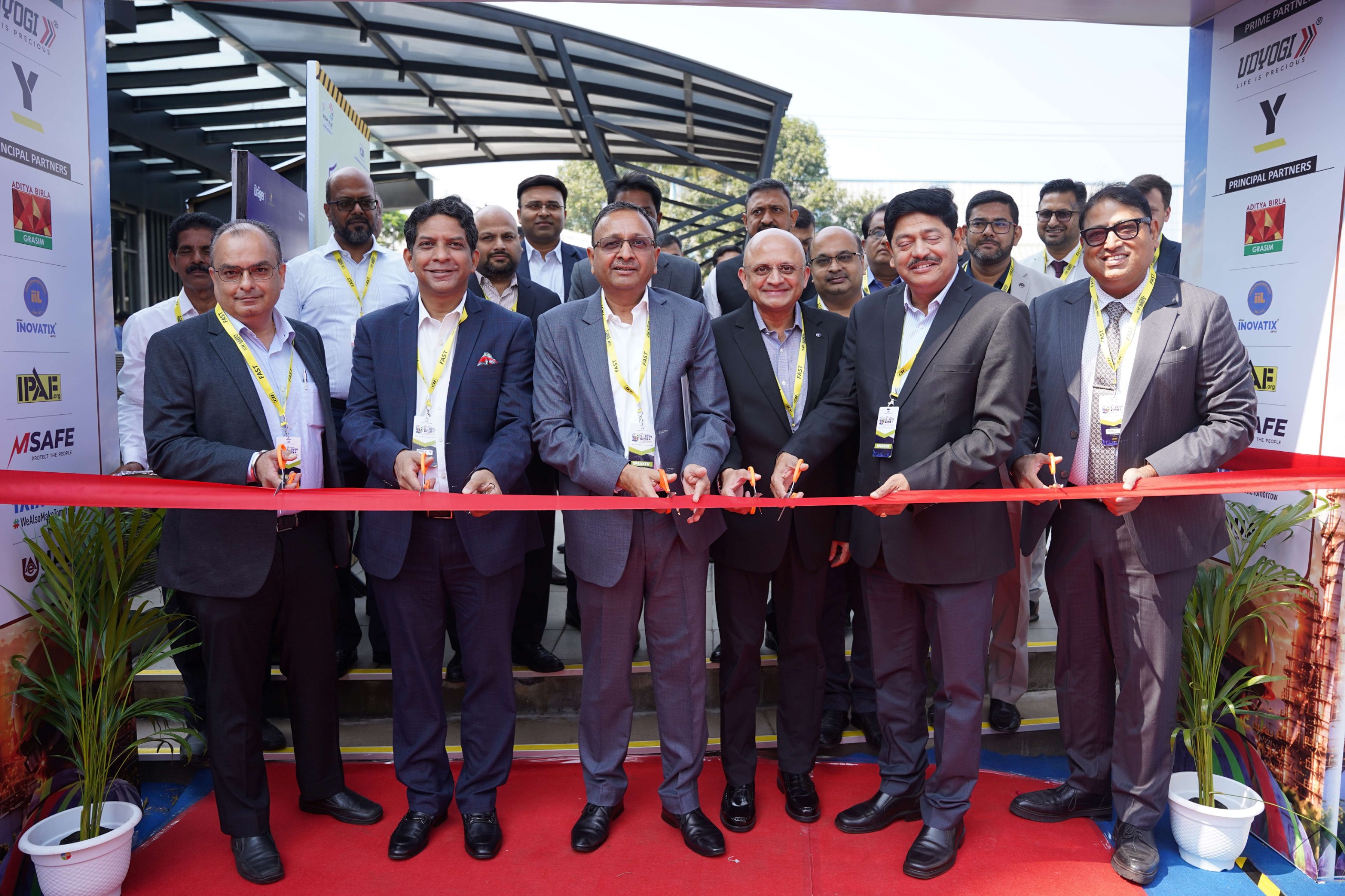 औद्योगिक सुरक्षा को लेकर CII झारखंड सेफ्टी टॉक 2026 का आगाज, विशेषज्ञों ने कहा- नियमों के पालन से आगे बढ़कर जोखिम रोकने पर दें जोर 2 WhatsApp Image 2026 10 26 at 7.27.32 PM 1