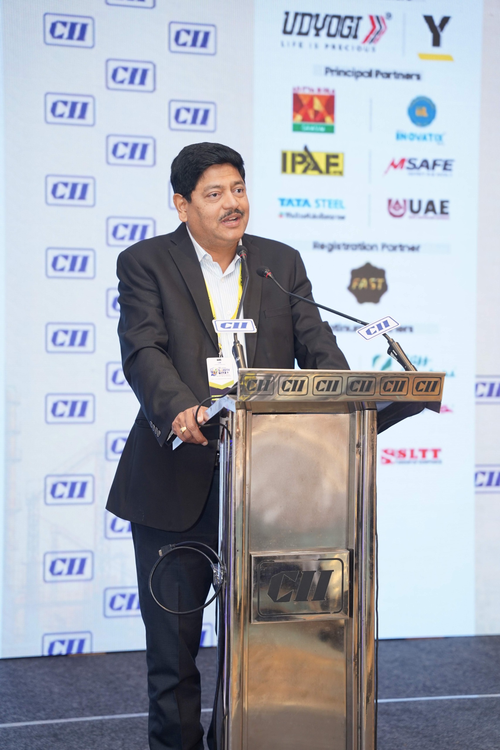 औद्योगिक सुरक्षा को लेकर CII झारखंड सेफ्टी टॉक 2026 का आगाज, विशेषज्ञों ने कहा- नियमों के पालन से आगे बढ़कर जोखिम रोकने पर दें जोर 3 WhatsApp Image 2026 10 26 at 7.27.32 PM