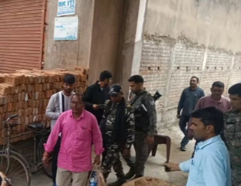 हजारीबाग में पंचायत सेवक गिरफ्तार, ACB ने घूस लेते रंगे हाथ पकड़ा
