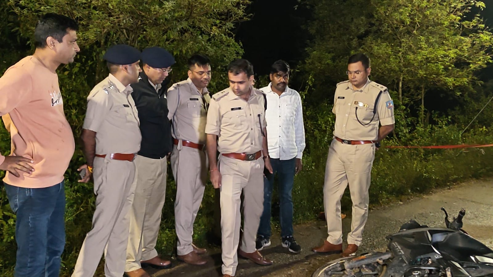 रांची में पुलिस अपराधियों में मुठभेड़, राहुल दुबे गैंग के पांच सदस्य गिरफ्तार, एक को लगी गोली 2 WhatsApp Image 2026 10 30 at 8.51.57