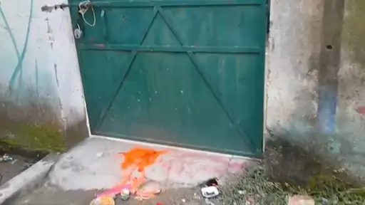 हजारीबाग के प्रोजेक्ट गर्ल्स हाई स्कूल गेट पर आपत्तिजनक लिखावट, तंत्र-मंत्र के निशान, छात्राओं की सुरक्षा पर सवाल