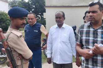 अरवल में निगरानी की टीम ने घूस लेते राजस्व कर्मी को किया गिरफ्तार, जमीन की मापी सुधारने के लिए मांगे थे 20 हजार