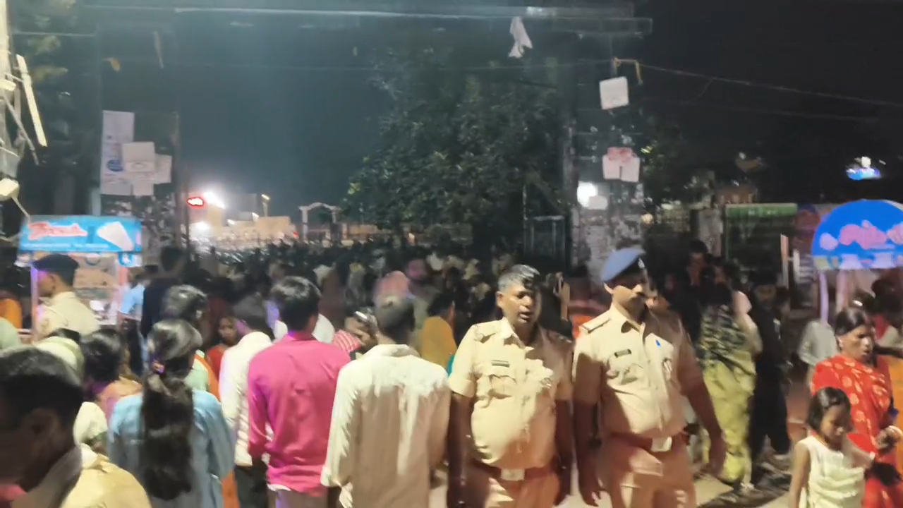पटना में रावण वध देखकर लौट रही भीड़ में अफरा-तफरी, कई महिलाएं घायल 1 bhagdad 20102026192949 2010f 1792504789 338 1