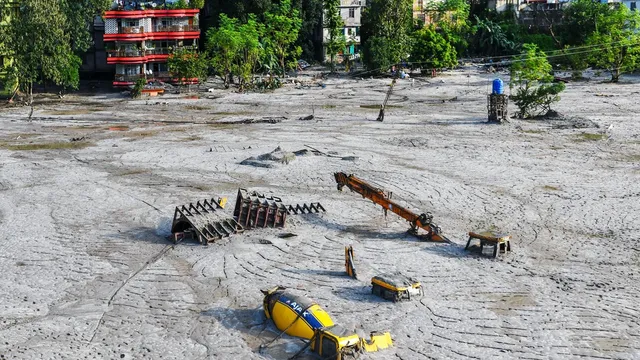 Bhutan Glacier Burst: भूटान में ग्लेशियर फटने से असम-बंगाल में अचानक बाढ़ का खतरा, 15 हजार लोगों को सुरक्षित स्थान पर भेजा