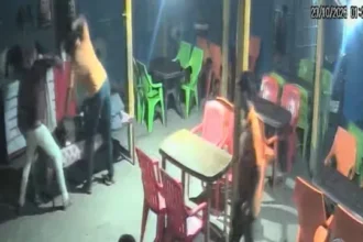 समस्तीपुर में ढाबा संचालक अभिनंदन कुमार को पहले जमकर पीटा, फिर अपराधियों ने मार दी गोली, कैमरे में कैद हुई वारदात
