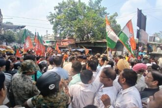 जमशेदपुर से भाजपा और कांग्रेस कार्यकर्ताओं में झड़प, पत्थरबाजी में दर्जन भर से अधिक घायल