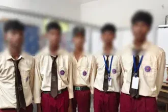 लातेहार के बरवाडी एकलव्य आदर्श आवासीय विद्यालय में छात्रों की पिटाई, दीवार फांदकर प्रखंड ऑफिस पहुंचे छात्रों का आरोप