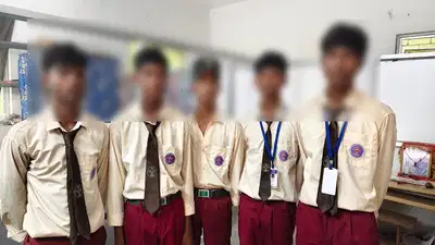 लातेहार के बरवाडी एकलव्य आदर्श आवासीय विद्यालय में छात्रों की पिटाई, दीवार फांदकर प्रखंड ऑफिस पहुंचे छात्रों का आरोप