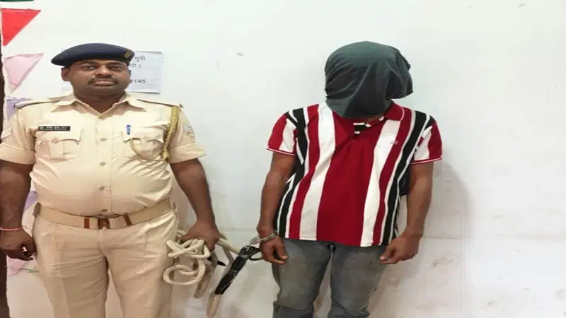 रांची के सिल्ली में नाबालिग से दुष्कर्म के बाद हत्या का आरोपी गिरफ्तार, मोबाइल और कपड़े बरामद