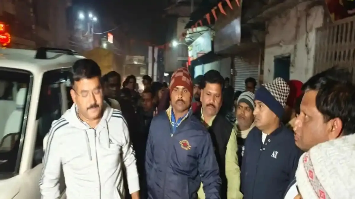 गढ़वा के ज्वेलरी शॉप में डेढ़ करोड़ की लूट, ग्राहक बनकर आये थे अपराधी 55 gadhwa loot